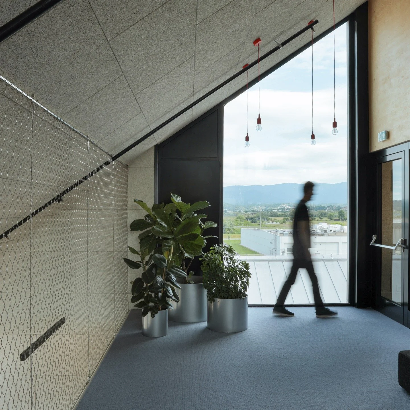 Re-GENERATOR, Zabok
The middle volume - Silos accommodates workspaces arranged as self-contained units that can be interconnected as needed.
The top floor features a shared, open-plan multipurpose space with a kitchen and dining area, while at the ve