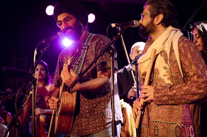 Today is our June folk session at @jamboreevenue ☀️ who is coming?

In the meantime, here&rsquo;s a look back at our magical May residency concert at @hootanannybrixton . 35 musicians on stage, playing music from all over the world 🌍 which they lear