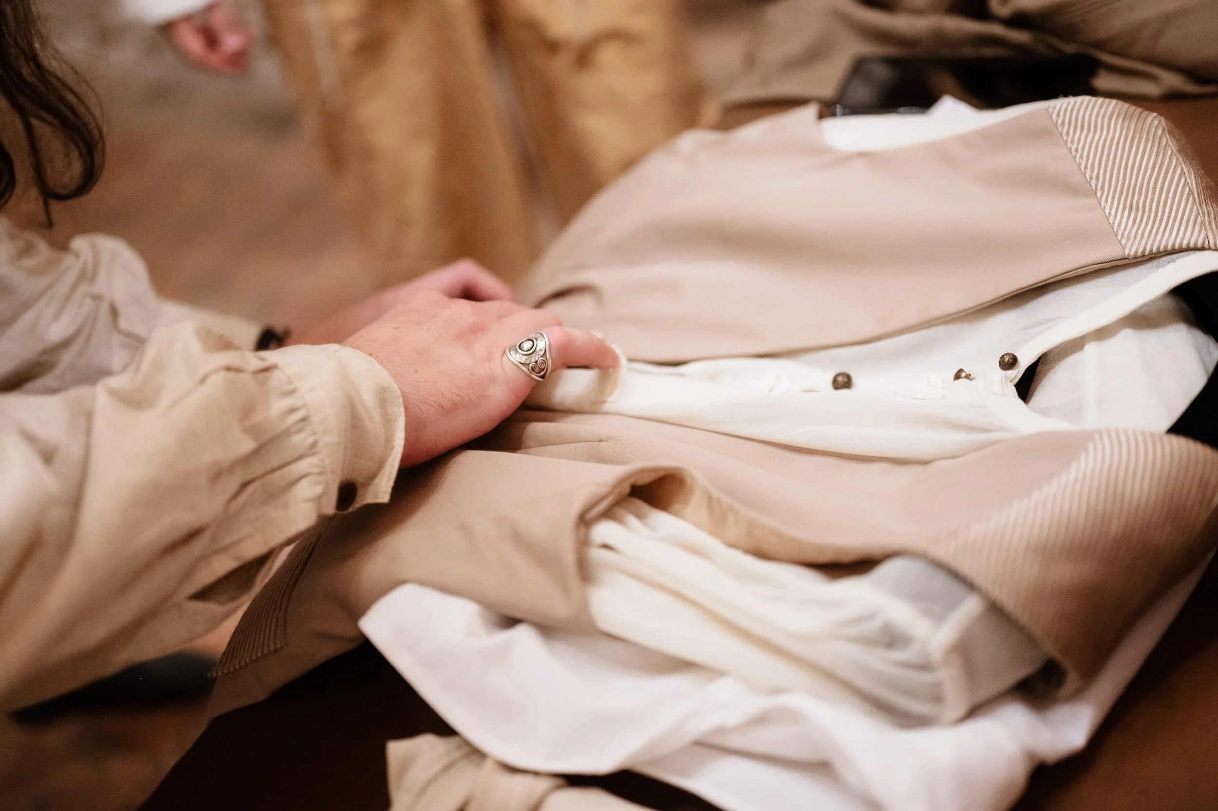 chemise et gilet  ivoire et beige 