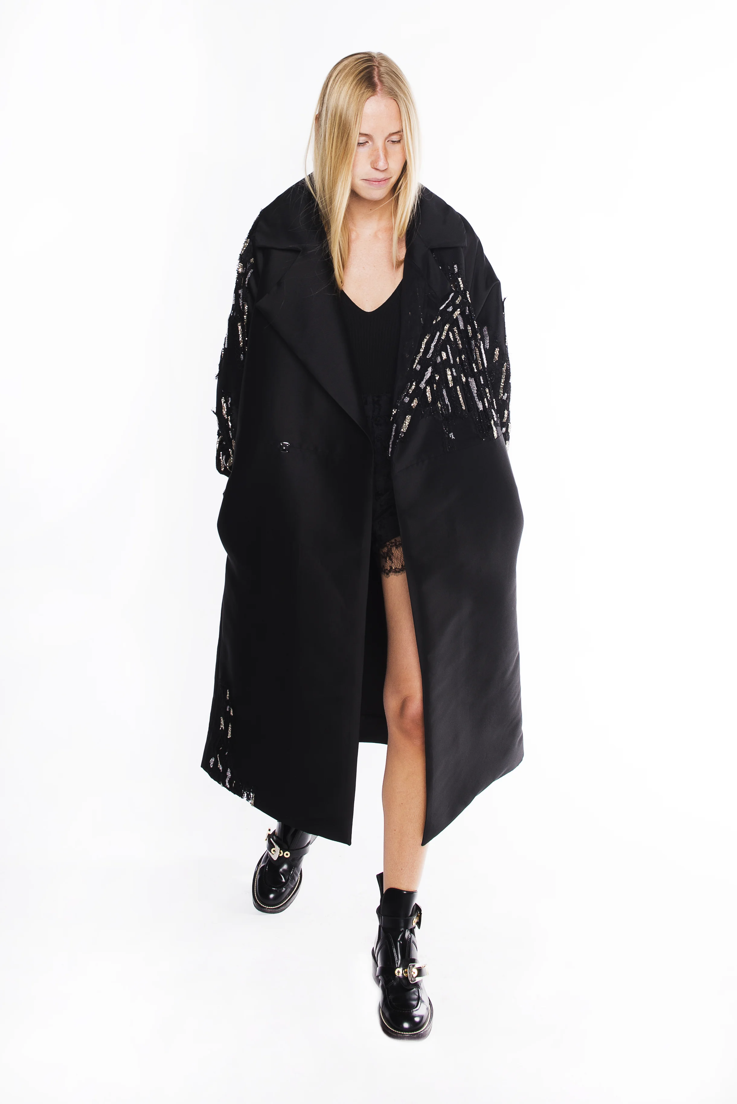 Trench Metropolitan look