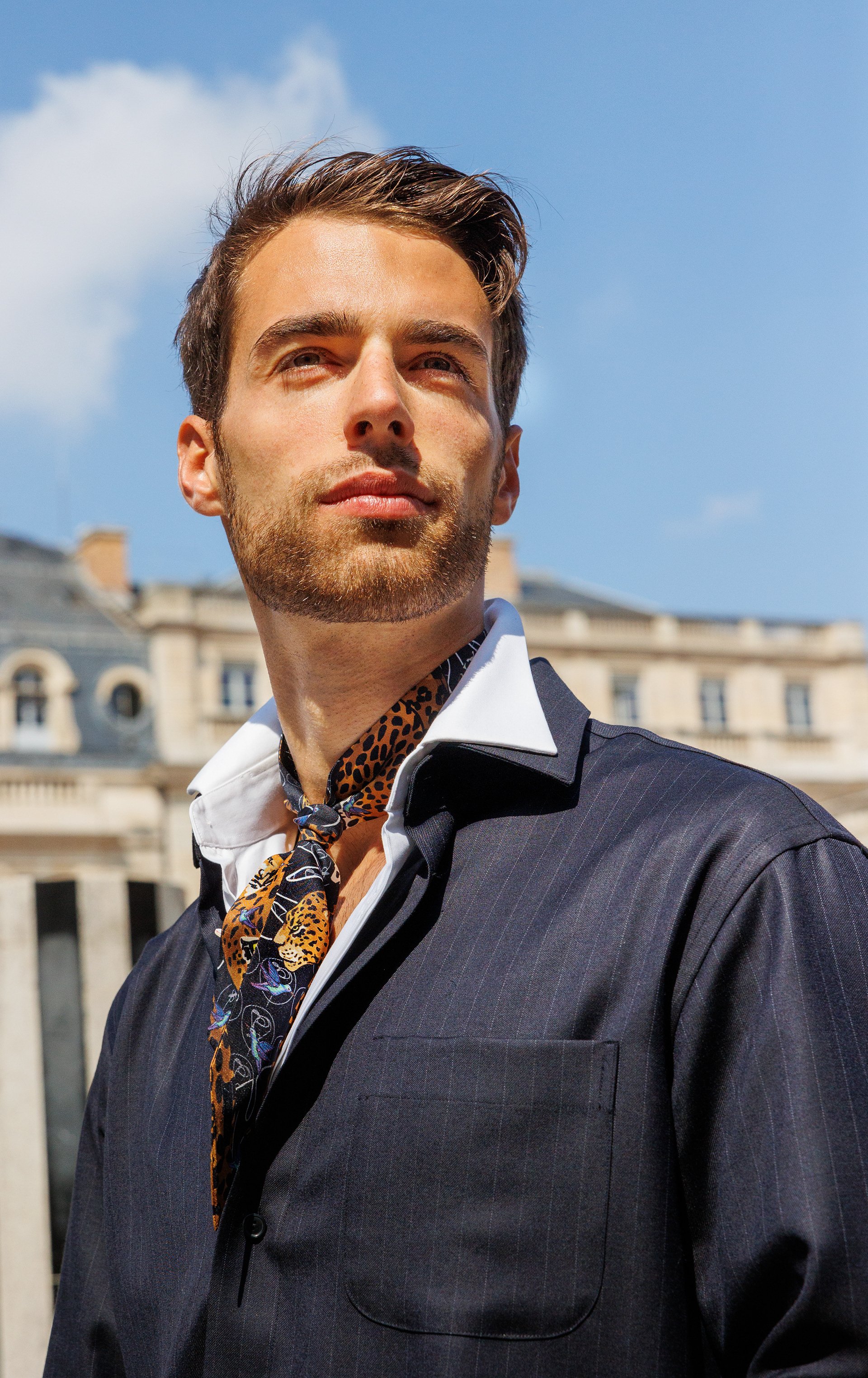 sur chemise Dormeuil et foulard Rdoreye.jpg