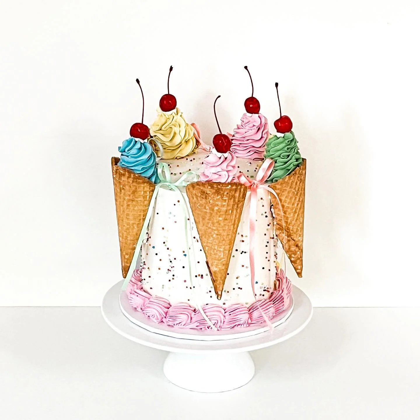 Ice cream lover 🍦 
.
.
.
.
.
.
#cakesofinstagram #cakessydney #sydneybaker #cakedesign #sydneycakes #sydneynorthshore #cakeoftheday #cakesofsydney