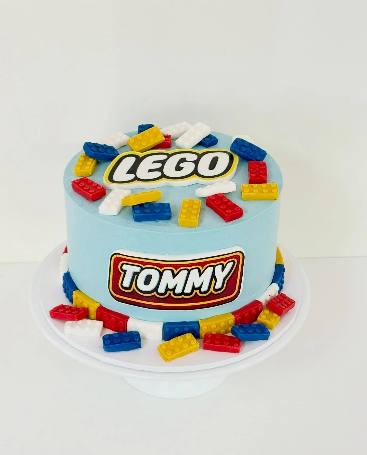 Lego fan! 
.
.
.
.
.
#cakesofinstagram #cakessydney #sydneybaker #cakedesign #sydneycakes