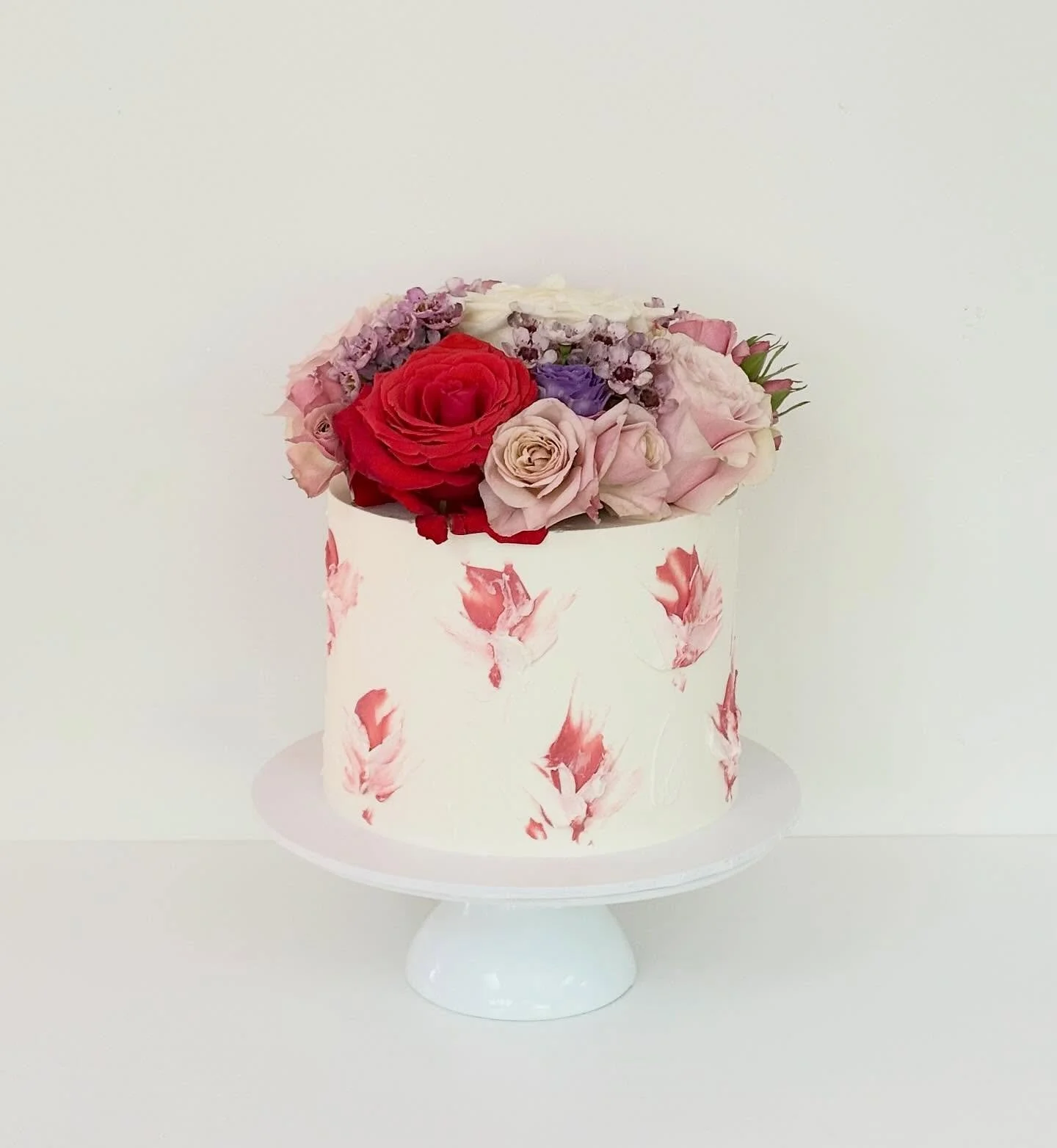 Using the cake base as a canvas! 
.
.
.
.
#cakesofinstagram #cakessydney #sydneybaker #cakedesign #sydneycakes