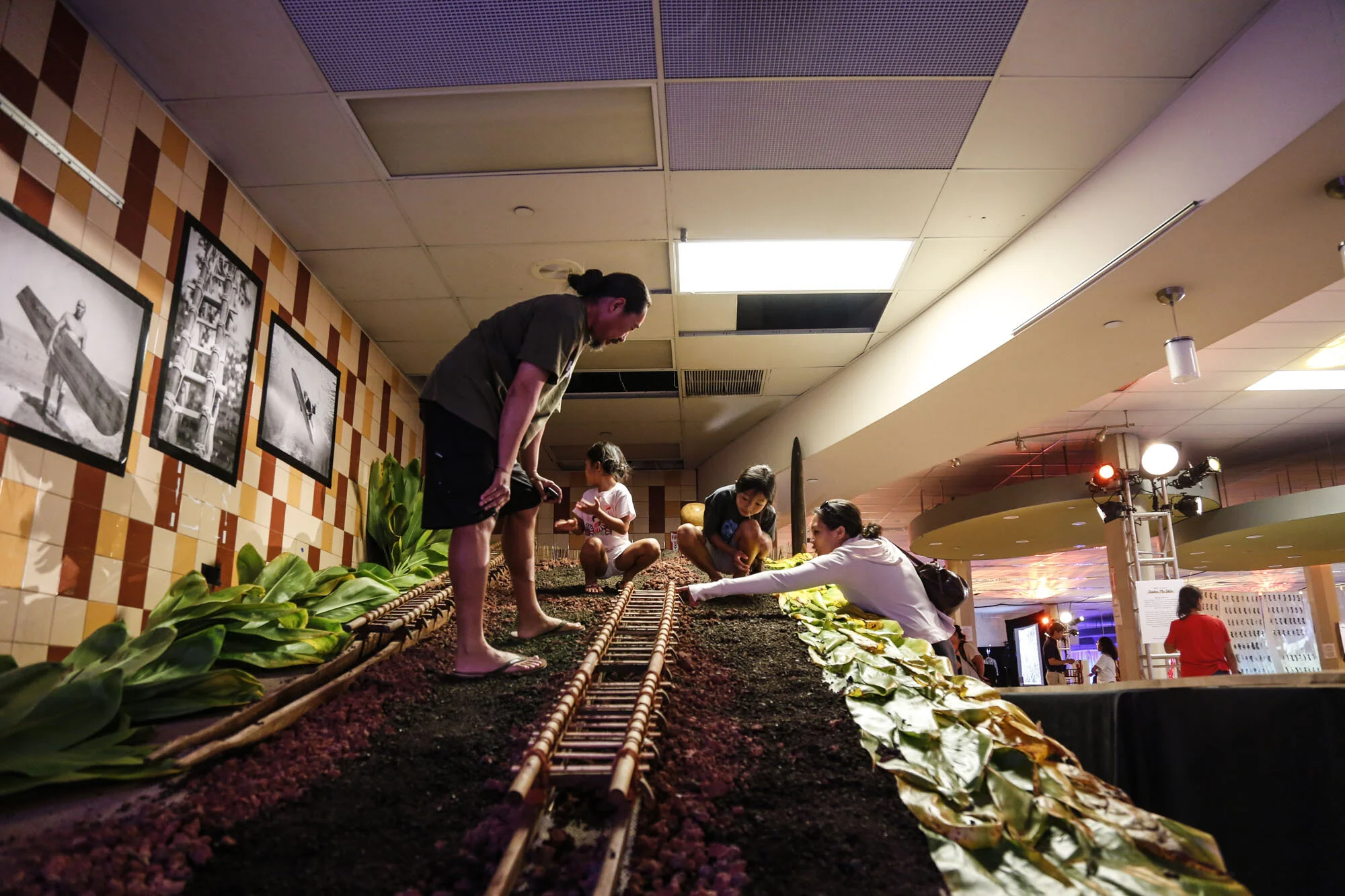 Hawaiʻi Youth Deserve Access to Healthy Local Food. Support HB443 and HB767! 