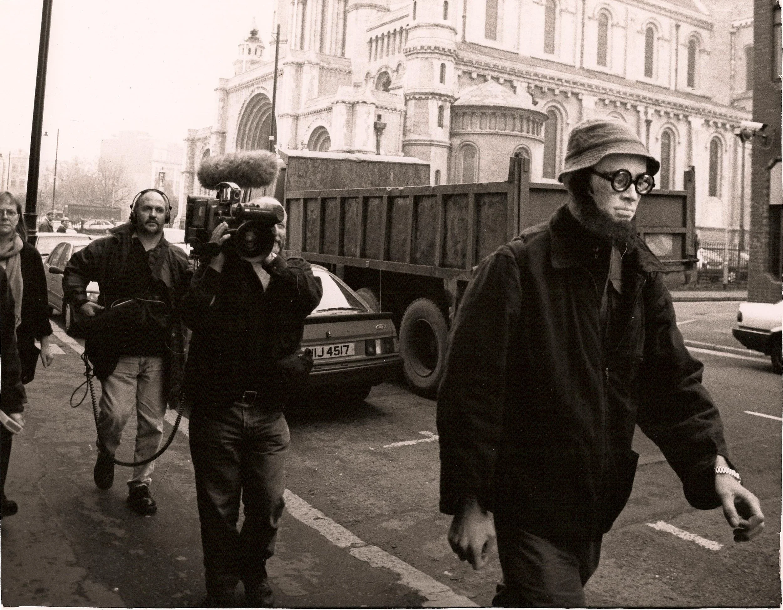 maurice-o'connell-'trust-me-i-trust-you'-ongoing-performance-november-1995.jpg