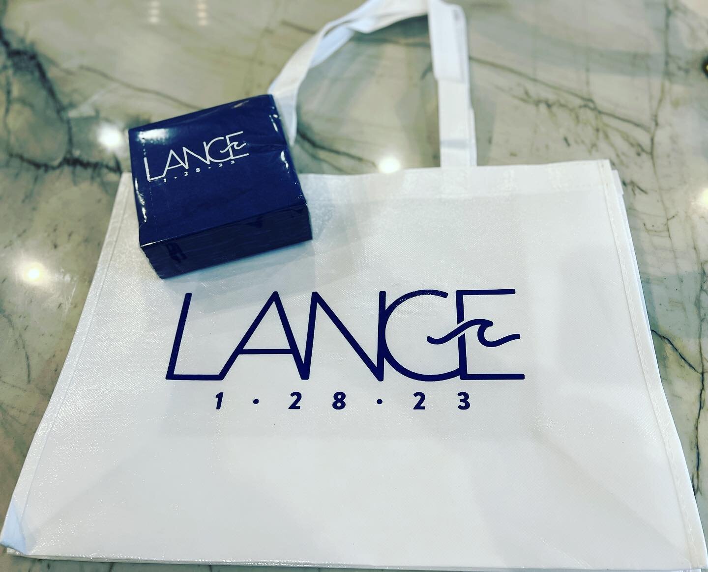 It&rsquo;s all in the detaills for Lange&rsquo;s Bat Mitzvah 🌊
:: &bull; :: 
@jbarthouse designs
#swag #swagbag #laminated #glossy #totebag #cocktails #napkins #navyandwhite #decor #logo #eventplanning #details @corbin_style