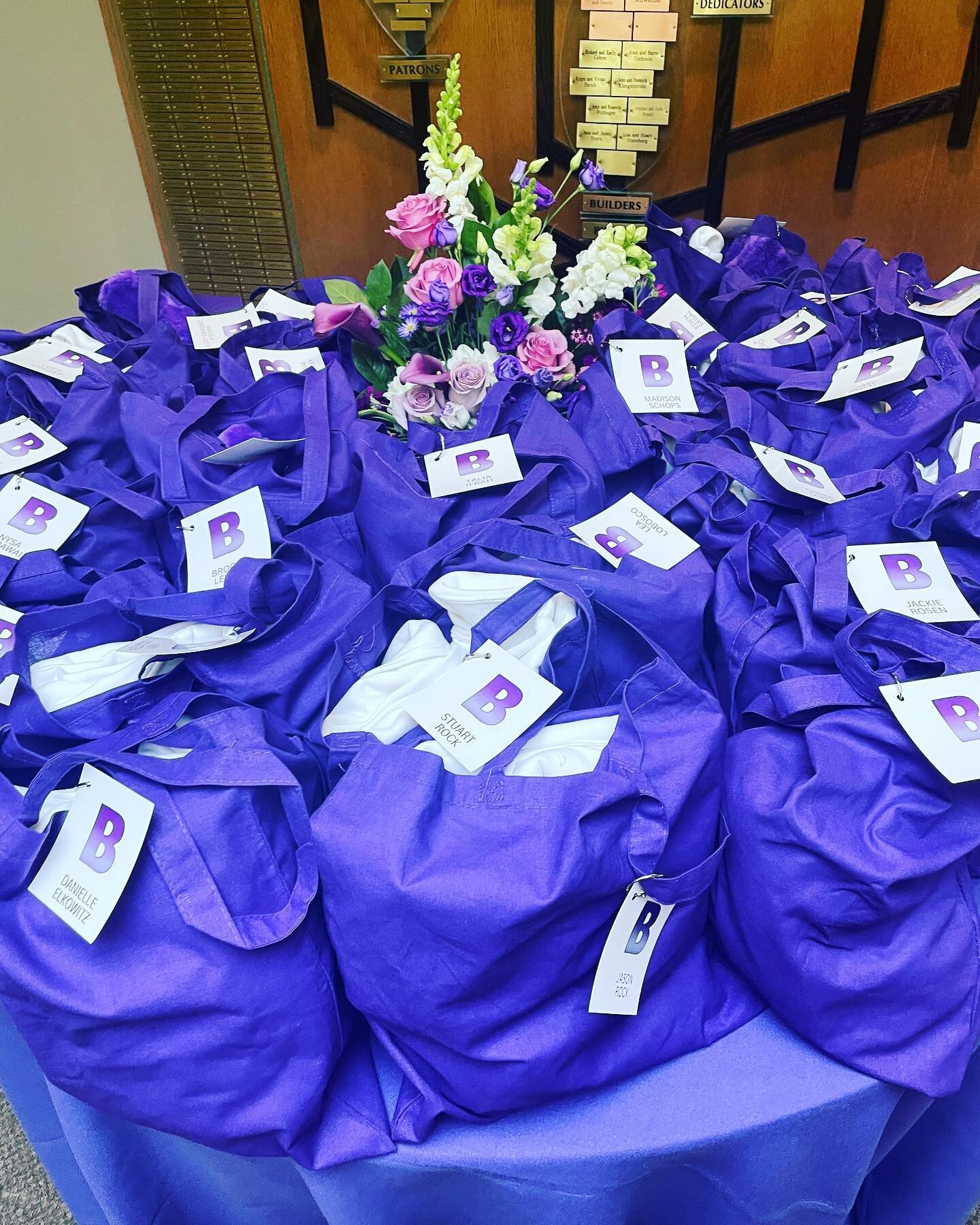 WHAT&rsquo;S IN YOUR SWAG BAG?! 
💜🦄💜🦄💜🦄
another awesome collab w/ @outoftheboxny 
#bigdeal #swag #swagbag #totebag #drawstringbag #hoodies #purple #ombre #logodesign #favors #mitzvah #spring #color #corbinstyle