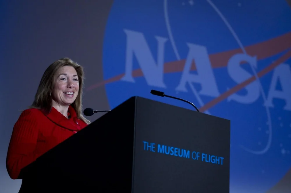 LoriGarver_Earthrise.jpg