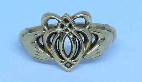JVD Men's Claddagh Ring close-up 1.jpg