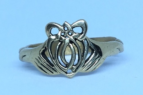 JVD Ladies' Claddagh Ring close-up 1.jpg
