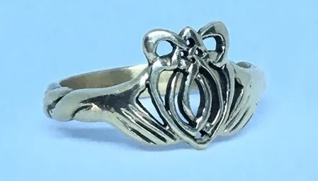 JVD Ladies' Claddagh Ring close-up 2.jpg