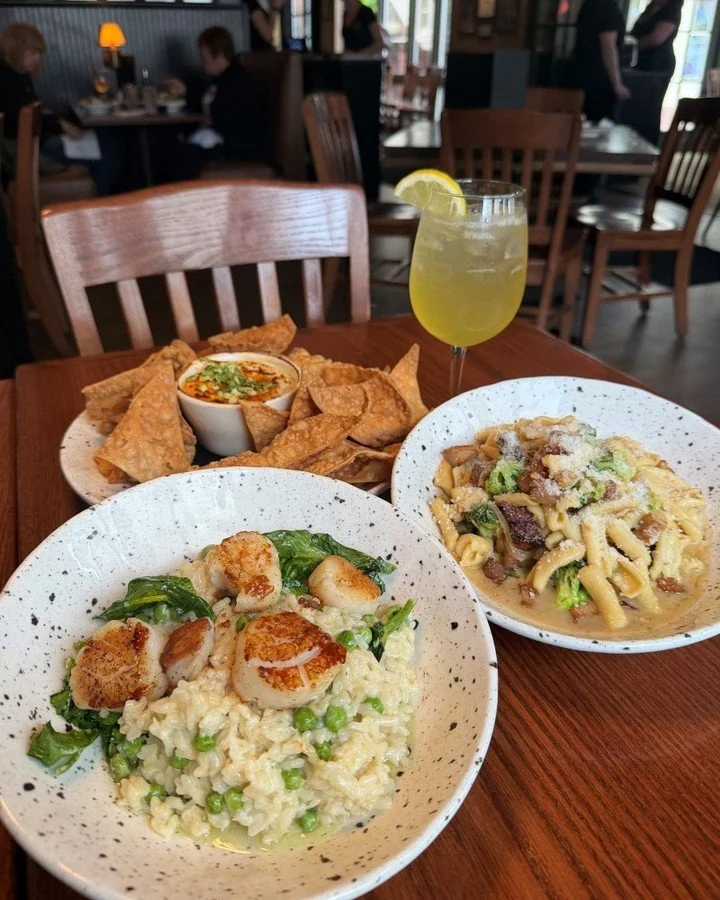 🦀 Crab Rangoon Dip is BACK this weekend only! (May 15th&ndash;17th) 🦀
Your favorite has made its return and it&rsquo;s only here for the weekend!! Don&rsquo;t miss your chance to get it!
🍹Cocktails: Kiss &amp; Tell | Island Hopper | Watermelon Pea