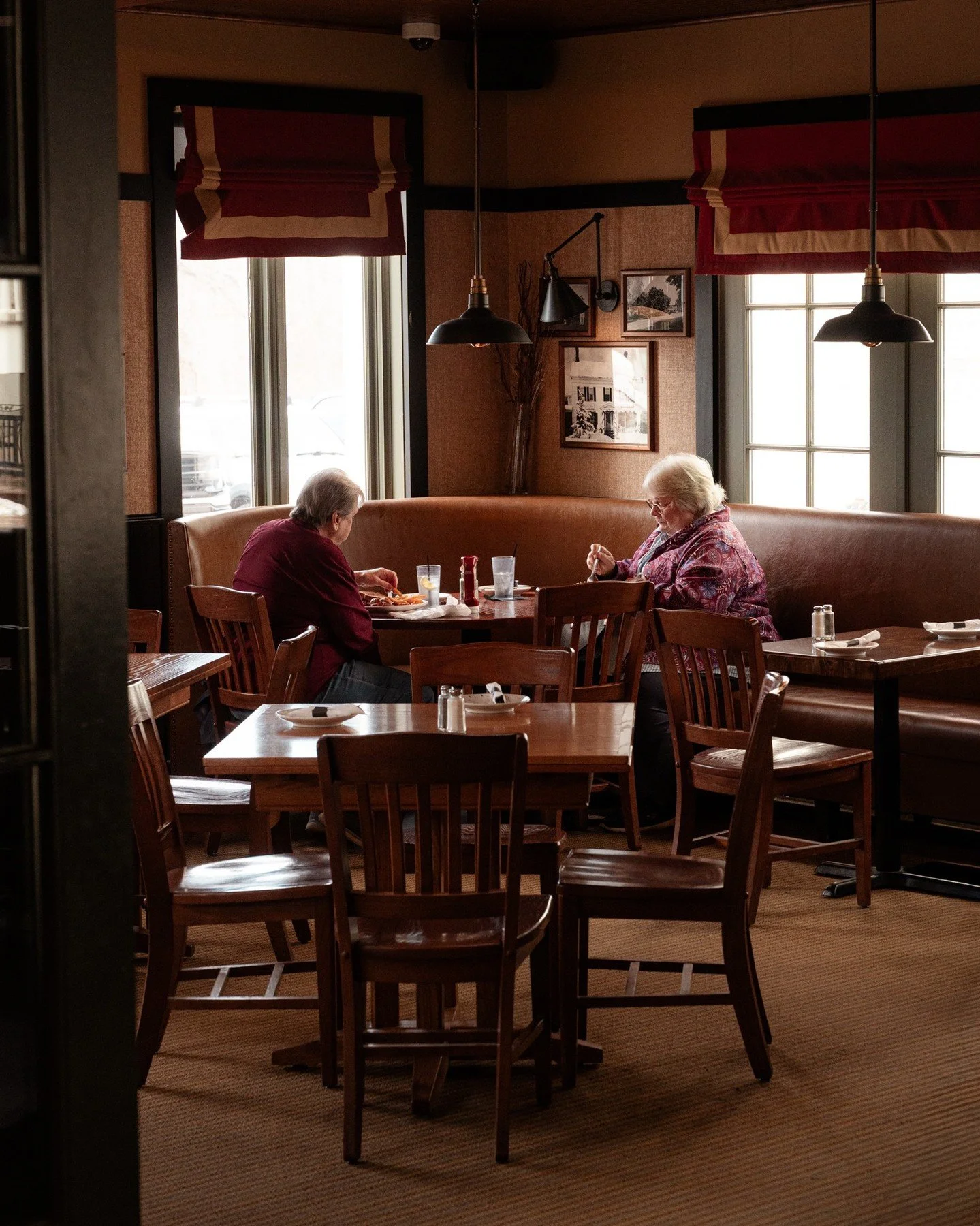 The kind of place you can always count on, Johnny&rsquo;s Bar &amp; Grille💛
See you soon!

📍23 College Street, South Hadley, MA, 01075
#johnnysbarandgrille