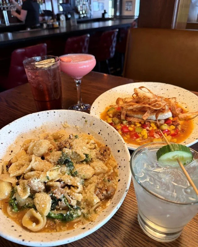 Memorial Day Weekend Specials 🇺🇸🍽️

🍹Cocktails: Kiss &amp; Tell | Island Hopper | Blueberry Mojito | Classic Old Fashioned
🥣Soup of the Moment: Jalape&ntilde;o Bacon Corn Chowder
🍽️Entrees: Pretzel Bites | French Dip | Orecchiette w/ Sausage &a