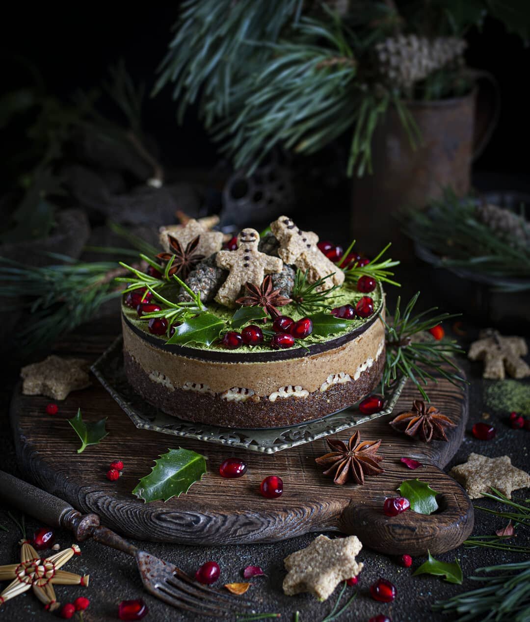 Did you recognise the cake from my yesterday's post was the cake from the book cover? It is one of my life-long favourite recipes. I tweak it a bit to make a Christmas-y version this time. I added 2 tsp of chai spice into the base and 1 tsp of ginger