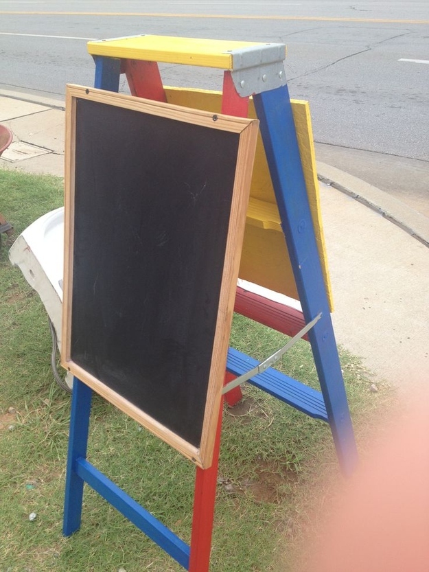 Re-purposed Ladder Into Easel