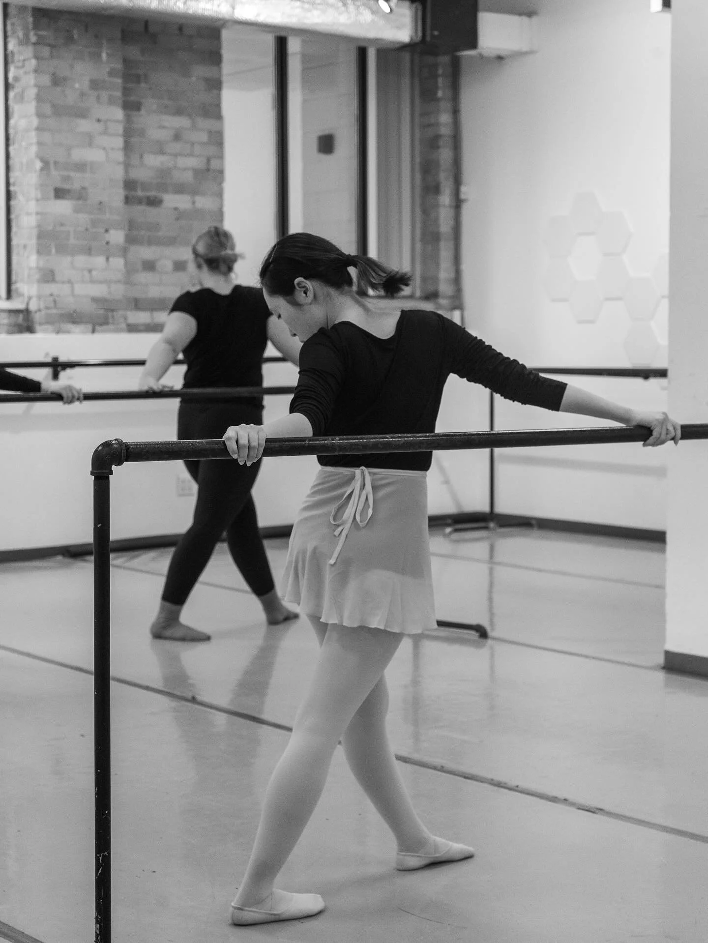 Beginner Ballet II is starting soon 👀

If you took Beginner Ballet I with Lauren this fall, this Class Series is for you. Get ready to level up in your training with Nicole this November! 🩰

About Nicole:
Nicole Prefontaine is a ballet dancer and e