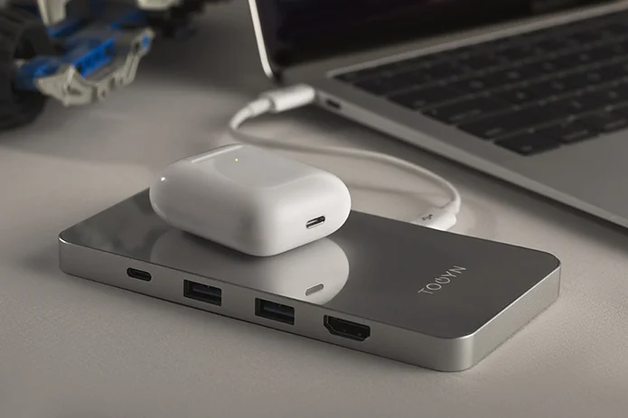 Tooyn_airpods.jpg