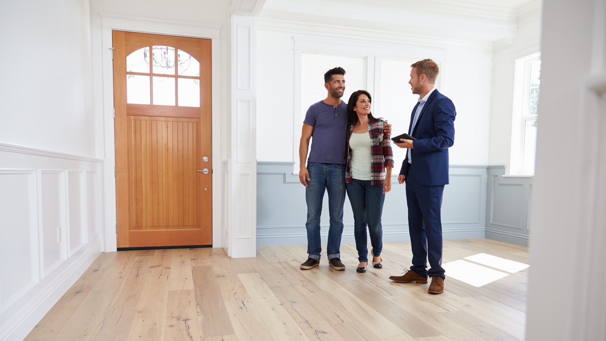 Real+Estate+Agent.jpg