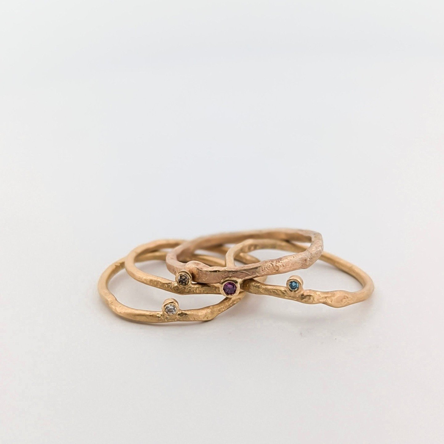 Stones fall in water⁠
Ripplets, wavelets, motioning -⁠
a passage in time ⁠
⁠
Going to Springfield shows like @springfieldoldcapitolartfair are a great measure of time for me, usually in the spring and again in the fall. I can't wait to see some famil