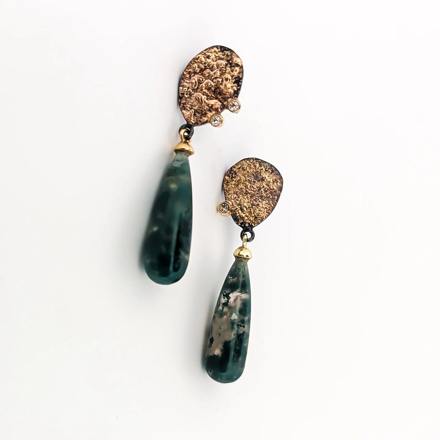 Edwardsville has a special place in my heart because it's one of the places I got my start! Last year at the fair, someone came up to me and reminded me of the Octopus Pin that they bought from me during my BFA studies! 🤯 It's wild to see patrons co