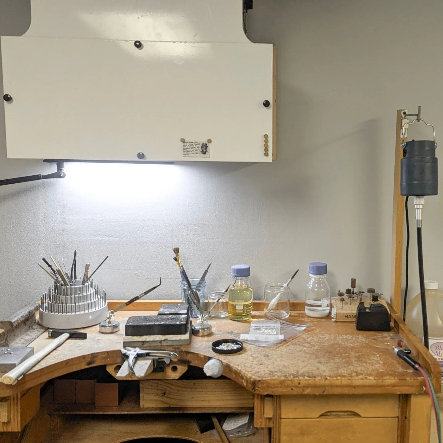 Megan, our sparkle manager, has her Rocky Pardo Jewelry home studio up and running and is busy tip tapping away at the bench to build up more inventory! She was able to train this past summer at @newapproachschool. You may have met her before at art 