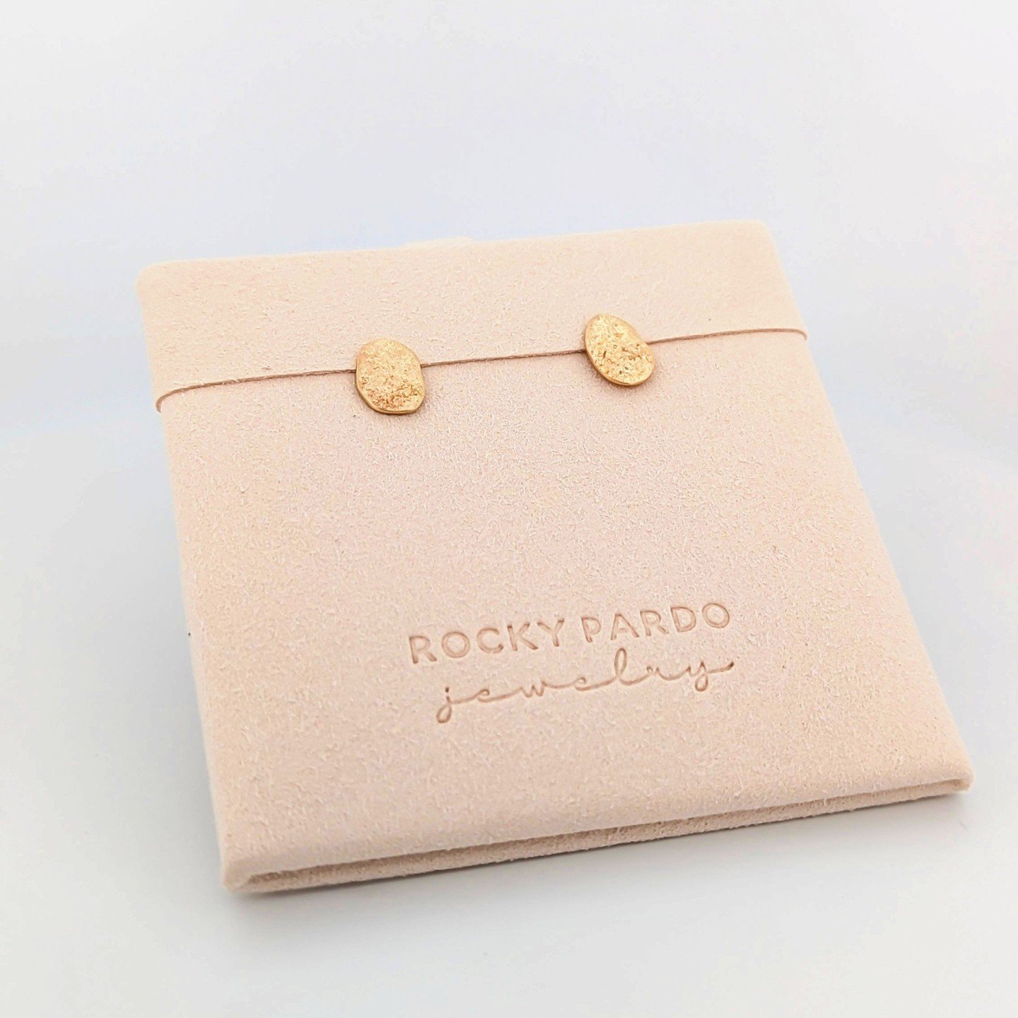 As much as I love traveling all over the country for shows, there is nothing quite like a show in your backyard. Going to the beach about once a week has become part of the routine and since my show is in Daphne, AL this weekend thanks to @easternsho