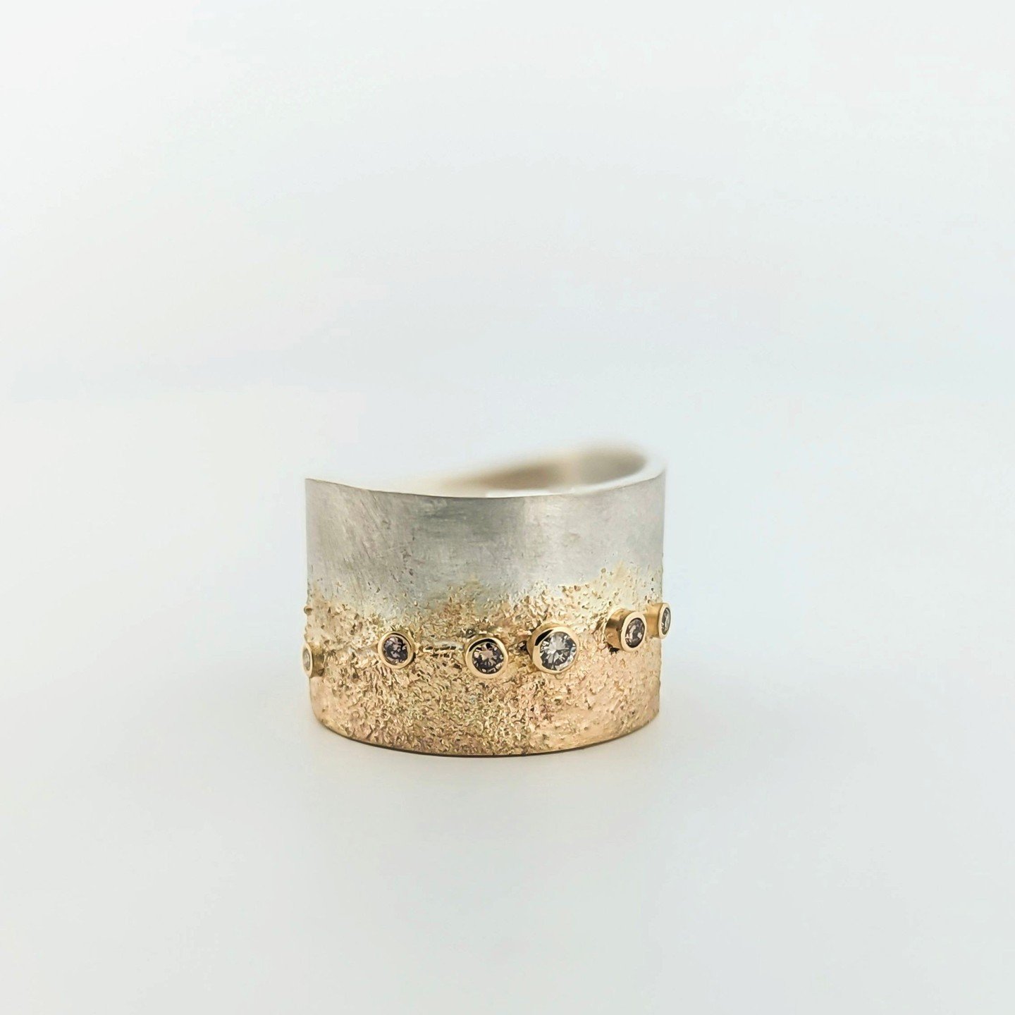 I'll be attending @greatgulfcoastartsfest this weekend, Friday - Sunday! Catch me in booth "Jacob Epstein 2" in the gorgeous Seville Square. I can't wait to share sparkle with you!