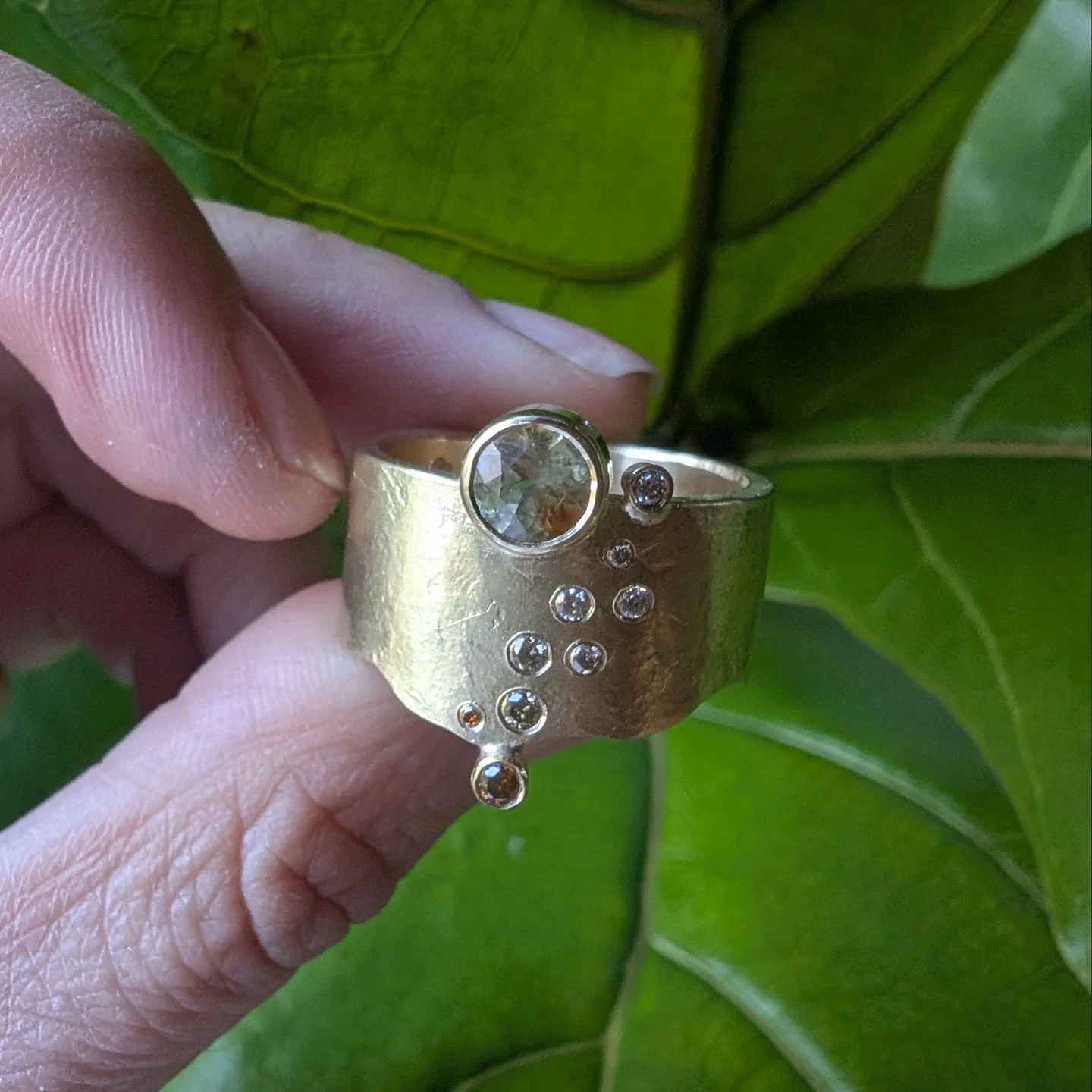 Photos really can't capture how stunning this one is! The original design was based off another one of my pieces and able to be remade custom for another client. Don't you just love these warm tones? Reminds me of a gulf coast sunset. 🌅✨️