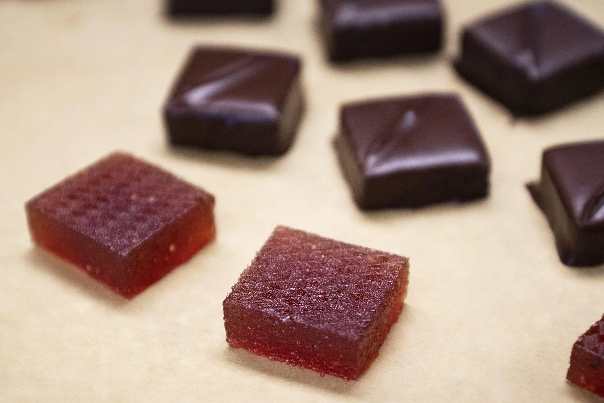 100mg Chocolate-Dipped Strawberry Gelees