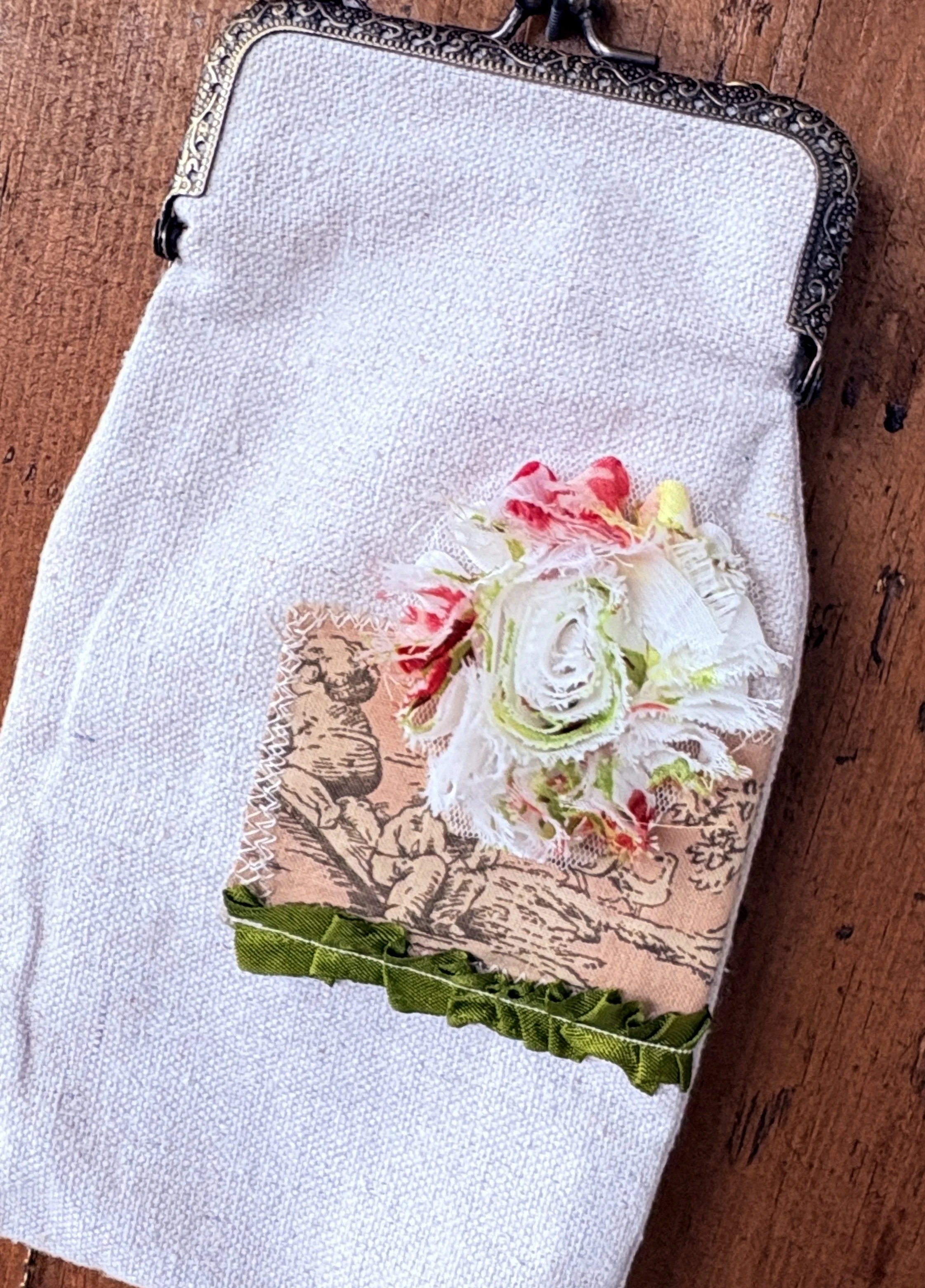 Kiss Lock Embellished Bag - Floral