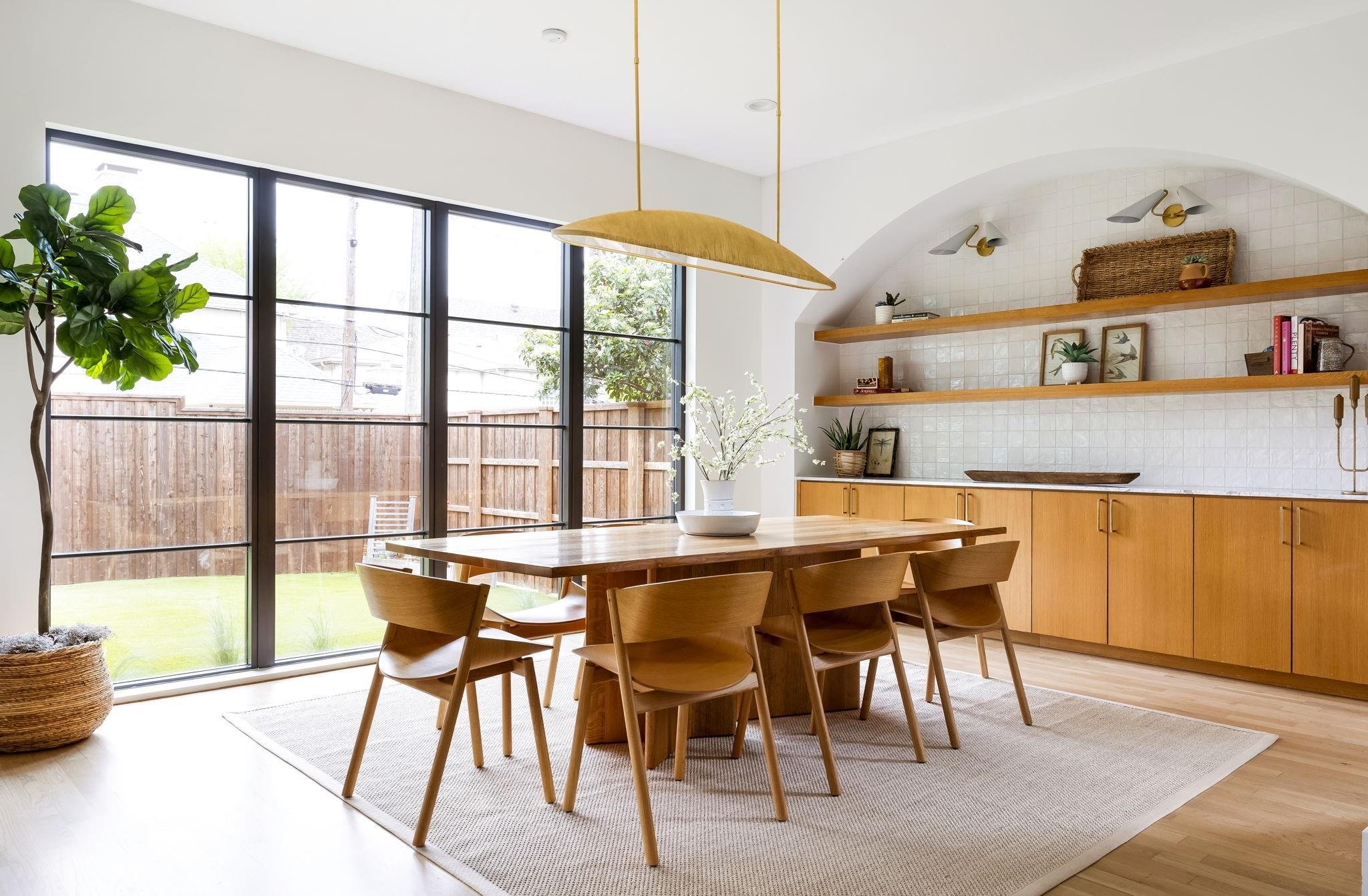 The perfect place to share meals, tell stories, and make memories 

This dreamy home by @montgomerycustomhomes located in the White Rock Lake neighborhood features @quartzluxurywindows bronze aluminum windows

 #customhomedesign #customhomes #custom 