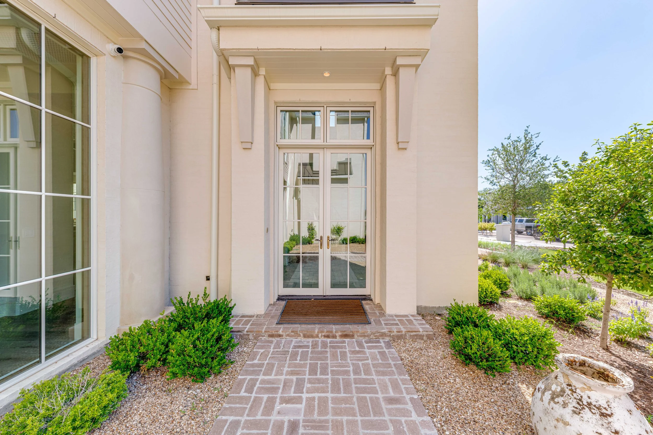 5609 Ursula Ln-2.jpg