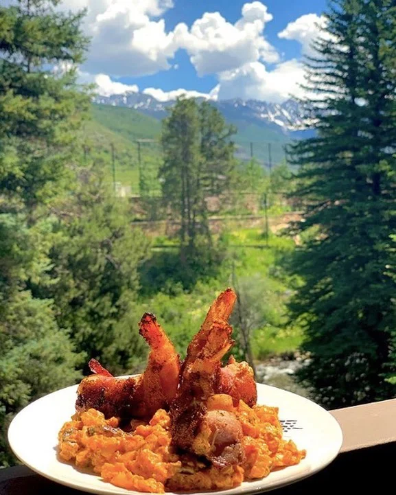 What better way to celebrate National Bacon Lovers Day than with an already tasty food just covered in bacon? This bacon wrapped shrimp has caused some severe drooling and a lot of day dreaming. 📸: @jfkoenketocoffee