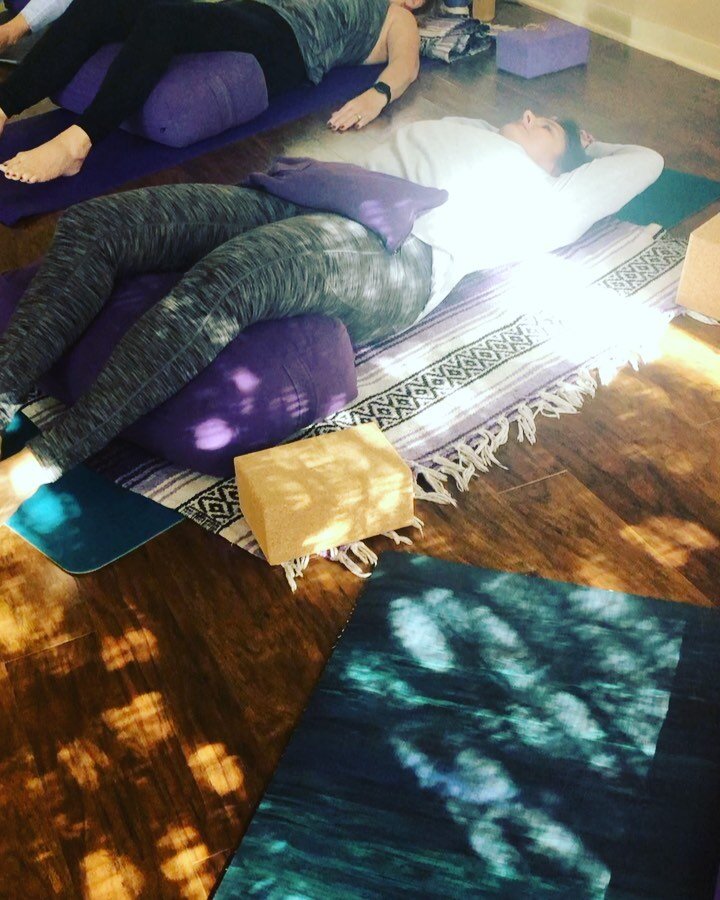 Sharing one of the sweetest secrets ✨ in this small town and my dear friend&rsquo;s lovely practice of 🧘🏻&zwj;♀️ Yin Yoga. 

👀 Here is a glimpse of the happenings at Serenity Yoga on Wednesday mornings at 9:30 AM with Marsha @irideout06 

🌸 Seren