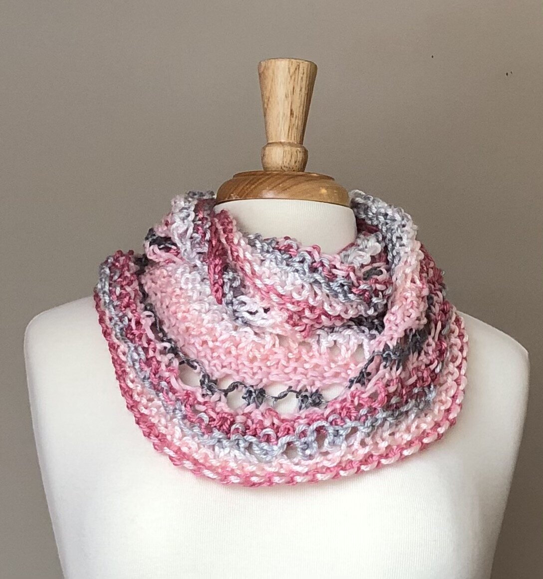 Pink Hygge Cowl redo for 21.jpeg