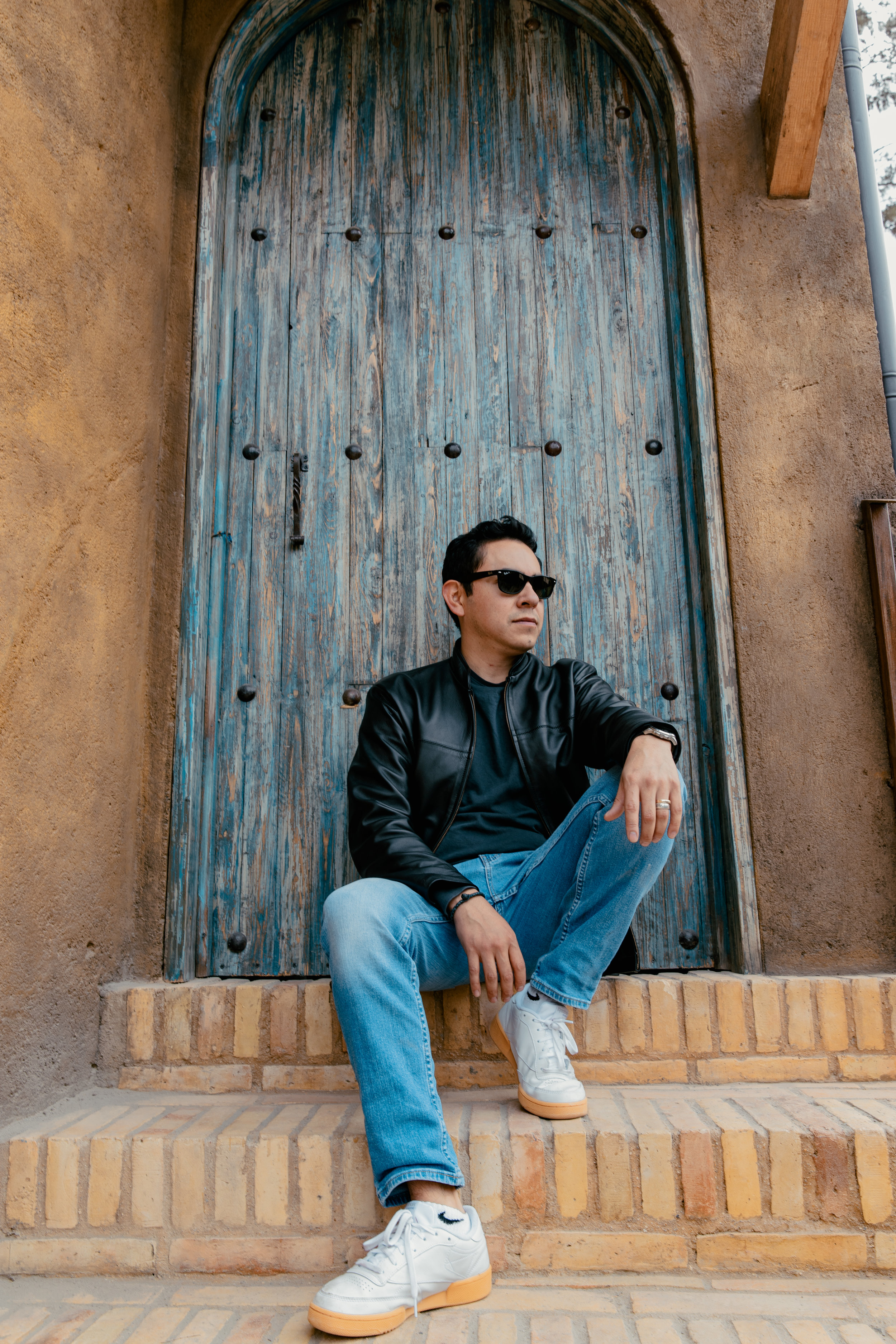 jeans with small leg opening