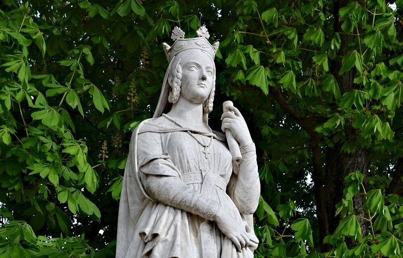 statue-Sainte_Bathilde_Paris_Jardins_Luxembourg.jpg