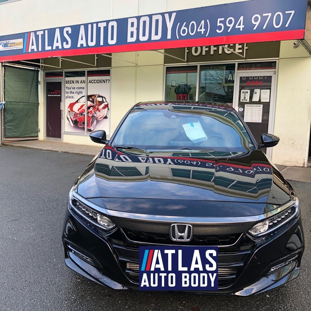 It&rsquo;s almost time for the weekend 😆🤙🏽!

Today at Atlas we have finished off with this  2020 Honda Accord which got into a front end collision. 

Our Atlas Auto Body technicians replaced the front cover, the hood, and the right fender.

Scroll