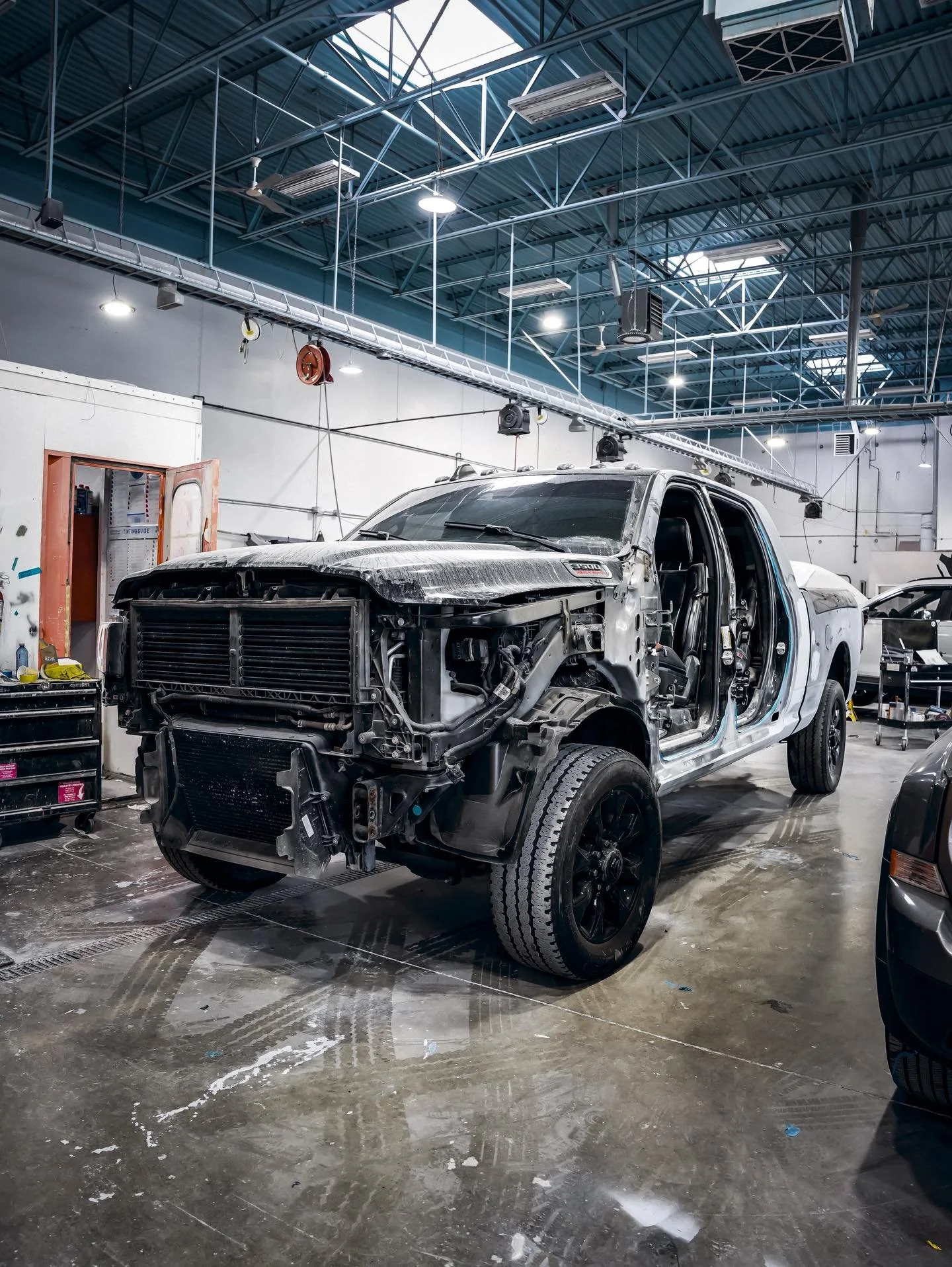 Oops moment? We turn those &ldquo;uh-ohs&rdquo; into &ldquo;OH WOW!&rdquo; At Atlas Auto Body, we don&rsquo;t just fix cars &mdash; we revive them, pamper them, and send them back to you looking fresher than a showroom shine. 😎🔥

From collision rep