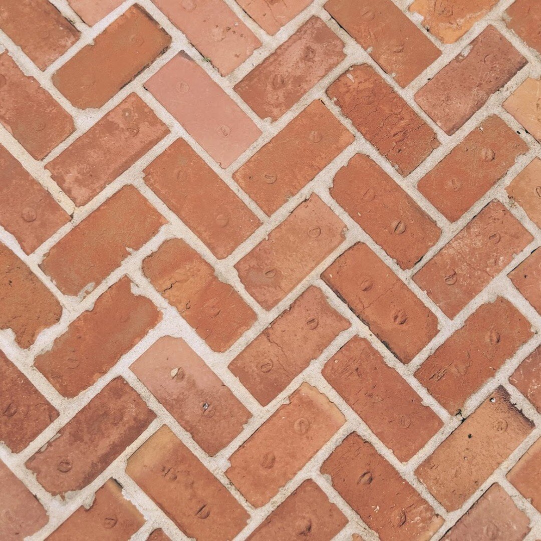 DID YOU KNOW- 
that it's next to impossible to take a &quot;quick walk&quot; with a #landscapearchitect !? But in all honesty, who in their right mind wouldn't stop for herringbone paving?
.
.
#details #landscapearchitecture #sitevisit #builtenvironm