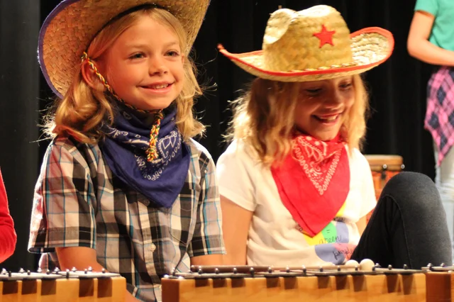 Oseanside_Music_Class_Lenore_Johnson_03.jpg