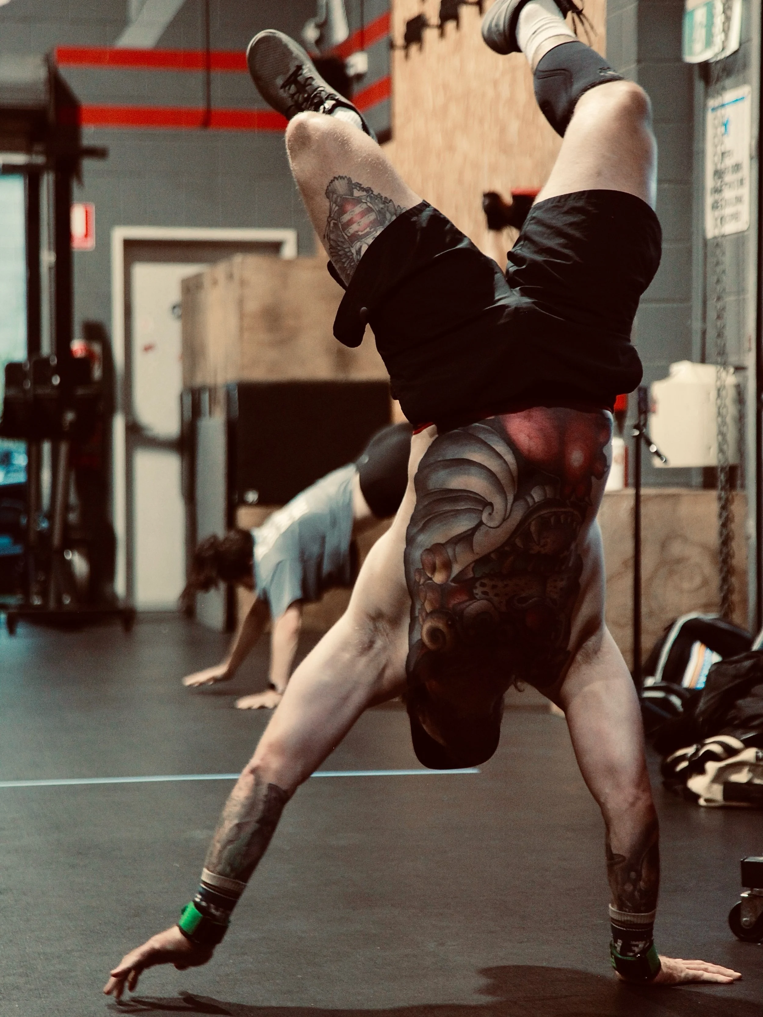 If it&rsquo;s worth doing, it&rsquo;s worth doing upside down. 
@dbalm94 @mayhemaffiliate
📸 @coachzedd