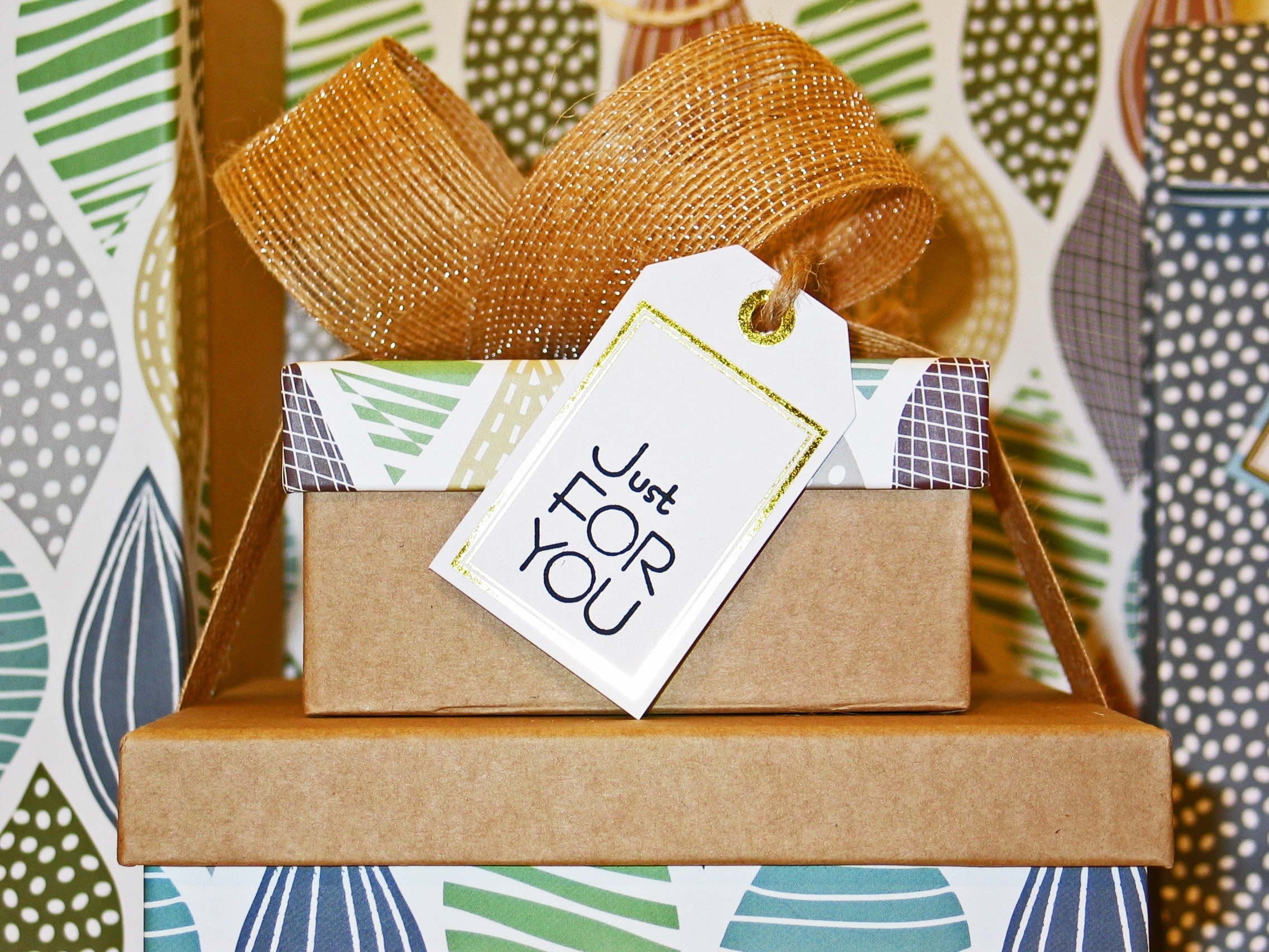 birthday-bow-card-264771-pexels-free.jpg