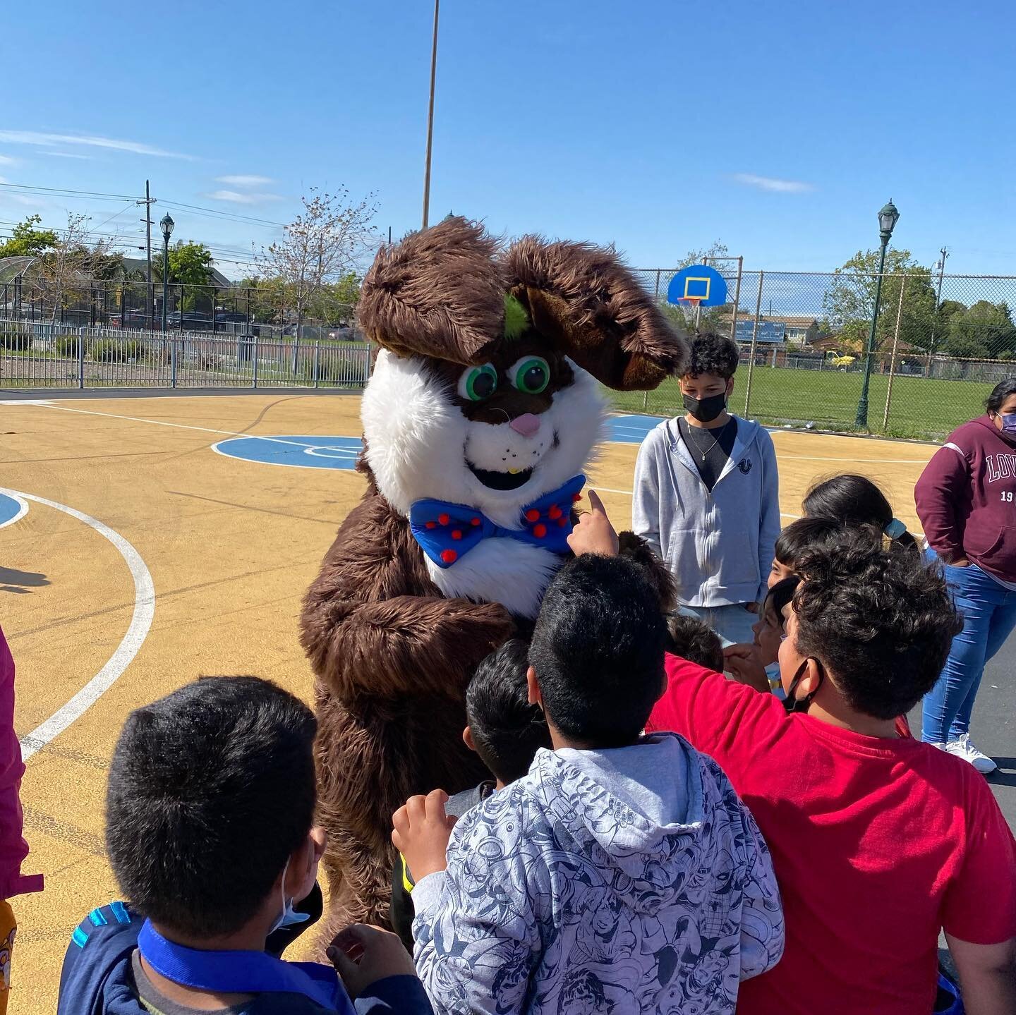 What an amazing Egg hunt last week with the kids from Shields Reid Community center!

Huge thanks to our collaborators such as community leaders @im_spazzin, Erin, Steve from Desk for Kids, Bgccc, Richmond Guardians of Justice, Michelle Milam and the
