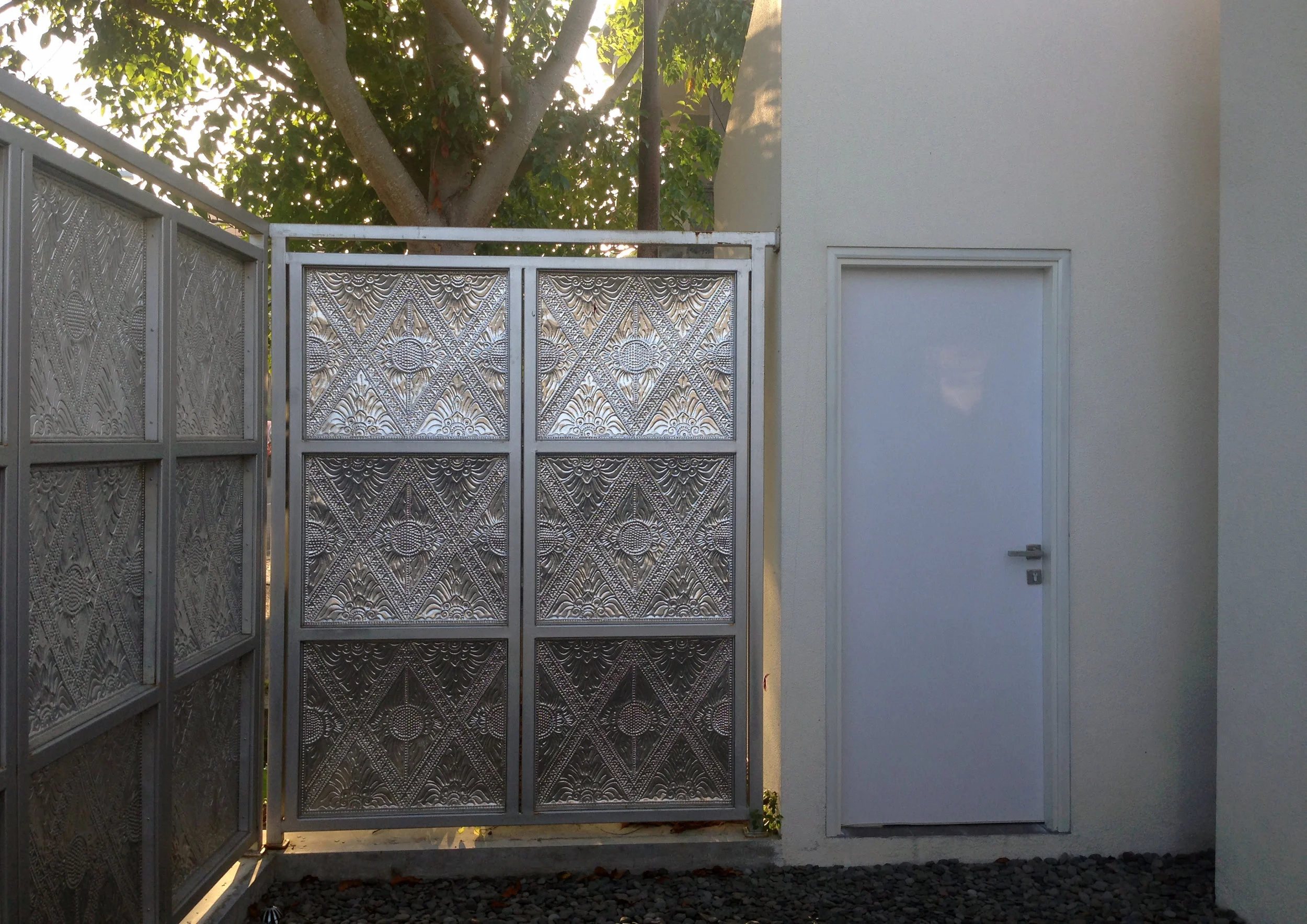 3. FENCE DETAILS_CHARLES DEWANTO.JPEG