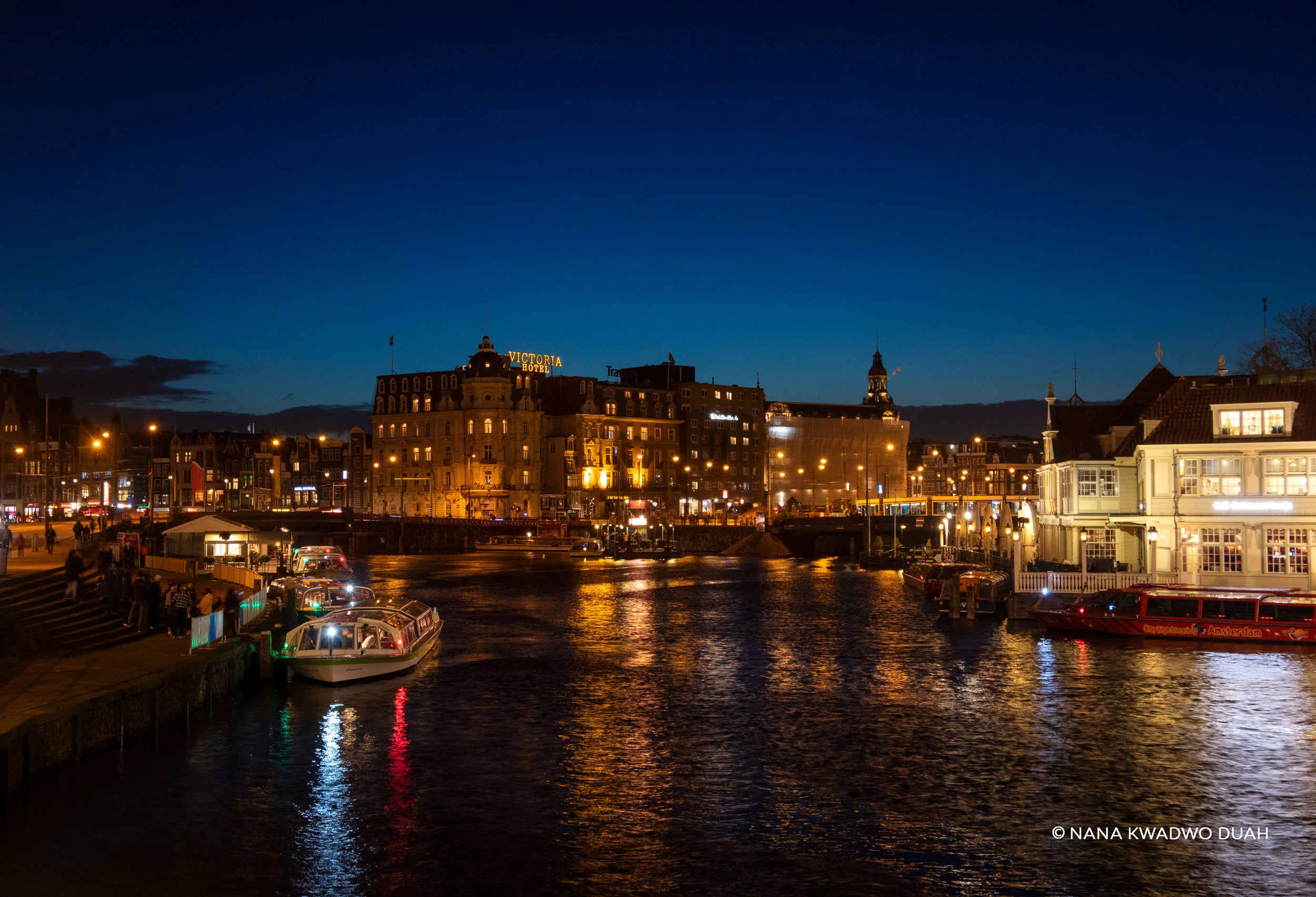 Amsterdam-Canal-2.jpg