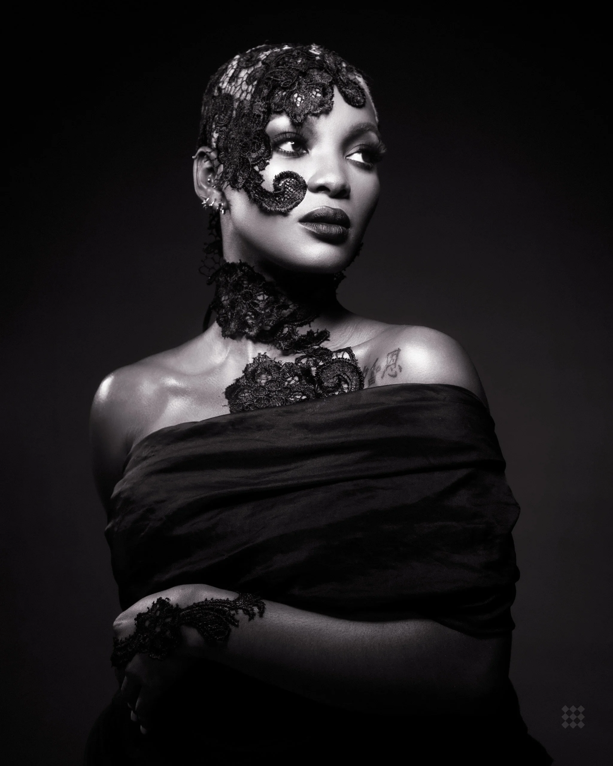 Afriyie_Burlesque_1_BW.jpg