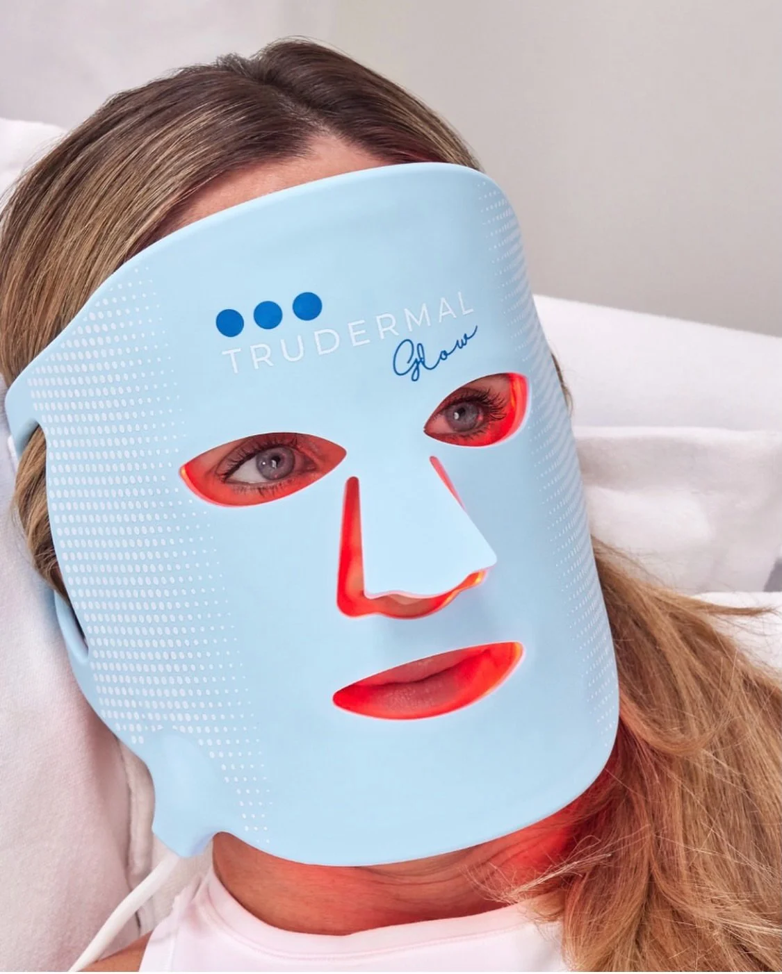 You are in your gifting yourself era ✨ 

If you want an at home solution that you can use 3 times a week for an instant glow up then the Tru Dermal at home LED mask is the perfect solution . 👌🏼 

Send us a dm @miss.t.and.co for more info.